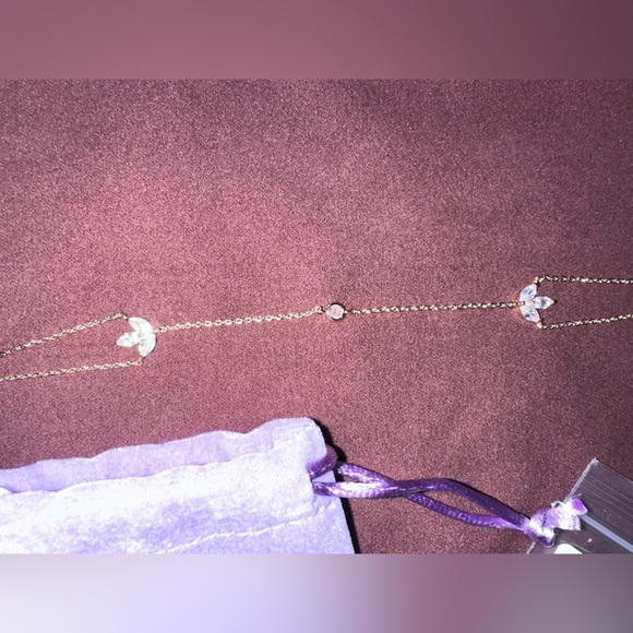 ✨ NEW - Melinda Maria Lotus Hand Chain | 18K Gold Plated | Celebrity Favorite ✨ - Picture 4 of 9